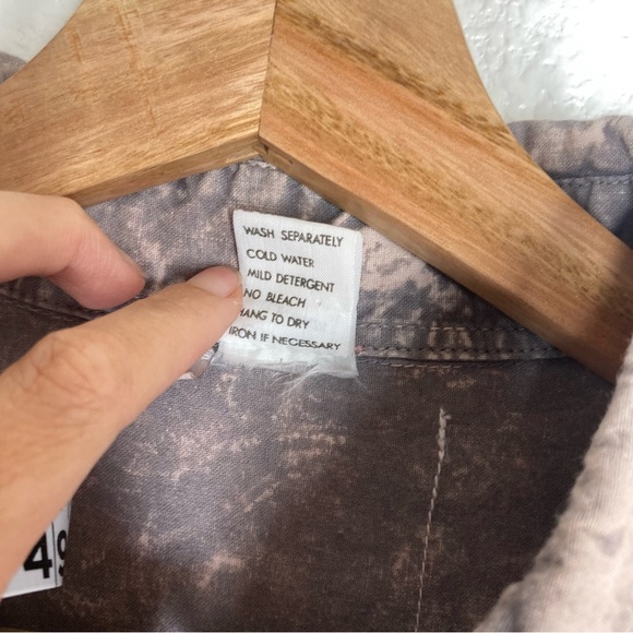 Acid Wash Mens StreetWear Shirt XL Short Sleeves Button Down Pockets Pink Gray - Picture 15 of 15